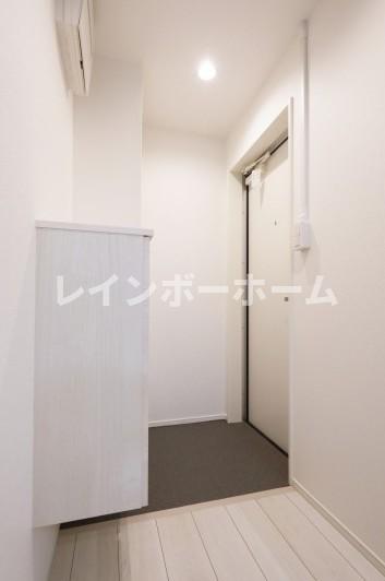玄関　※建築中のため同施工参考写真となります。