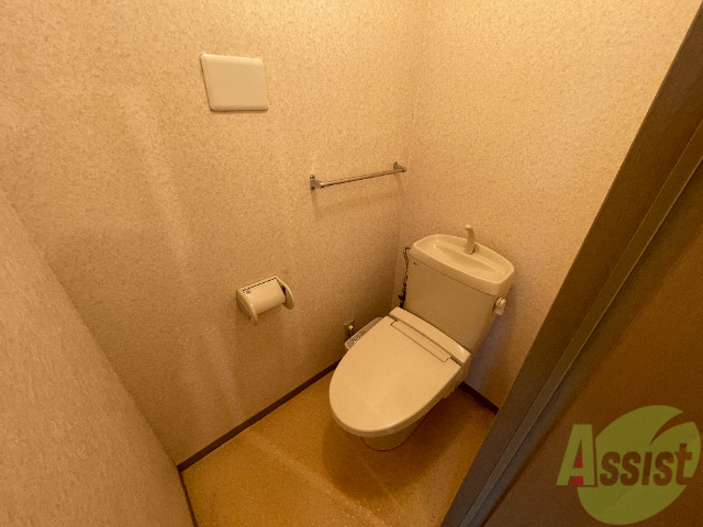トイレ　人気のウォシュレット機能がついたトイレです。安心して使えます