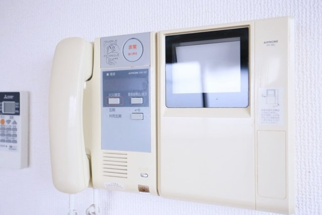 セキュリティ　モニター付きインターホン