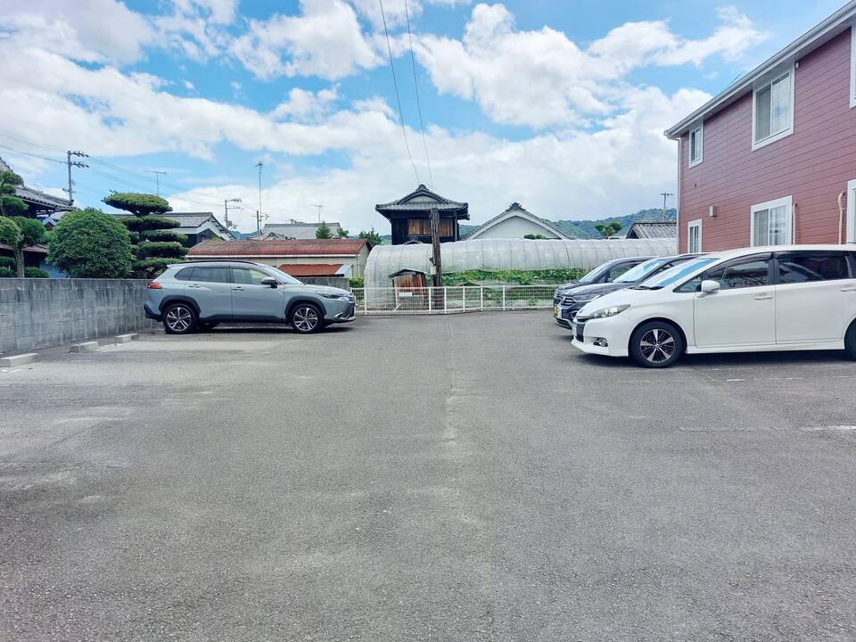駐車場　駐車場
