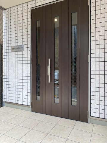 エントランス　ゆとりのあるエントランスです