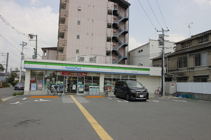 コンビニ　ファミリーマート聖天下２丁目店（コンビニ）まで300m