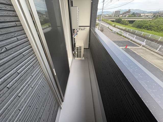 バルコニー　お洗濯にも便利なバルコニー付き