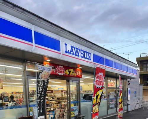 コンビニ　ローソン 尾道山波店（コンビニ）まで883m