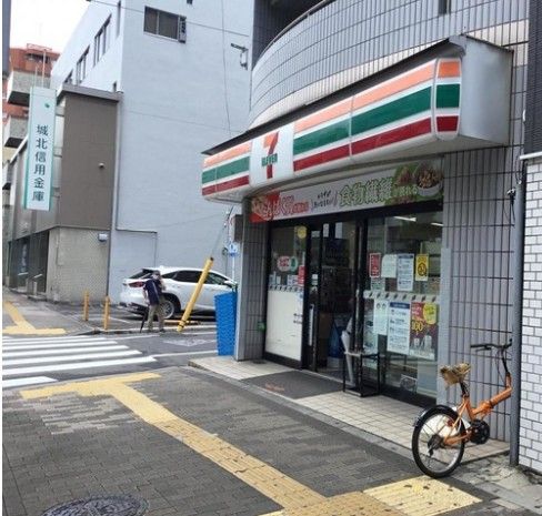 コンビニ　セブンイレブン 台東入谷1丁目店（コンビニ）まで155m