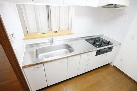 キッチン　☆調理スペースがあり、シンクも大きいキッチンです☆