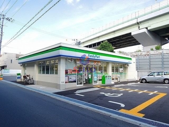 コンビニ　ファミリーマート大開三丁目店（コンビニ）まで392m