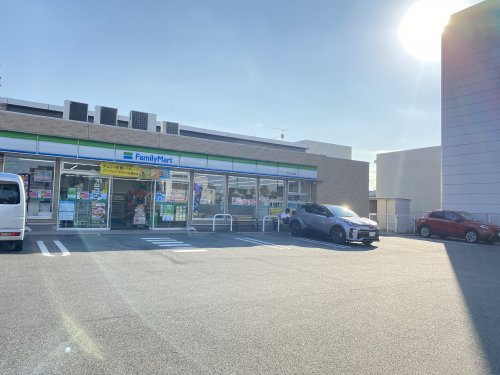 コンビニ　ファミリーマート 守山川村町店（コンビニ）まで509m