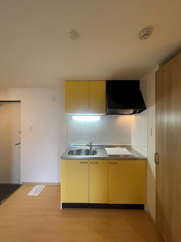 キッチン　※別のお部屋の写真です