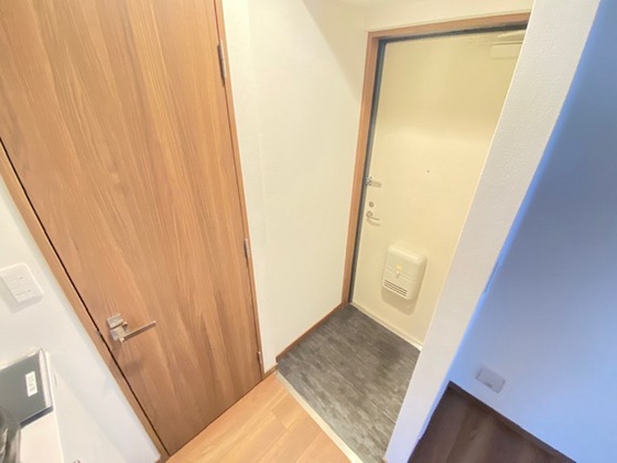 玄関　※別部屋の写真です