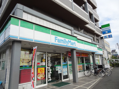 コンビニ　ファミリーマート（コンビニ）まで209m