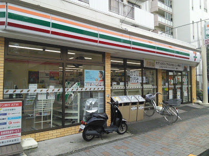 コンビニ　セブンイレブン（コンビニ）まで320m