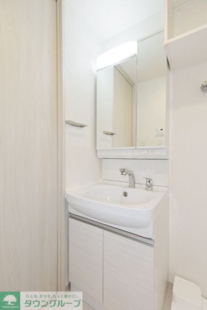 洗面設備　※写真は同タイプ住戸です。