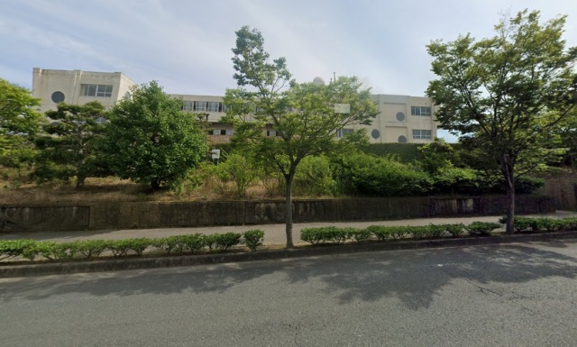 中学校　湖西市立鷲津中学校（中学校）まで600m