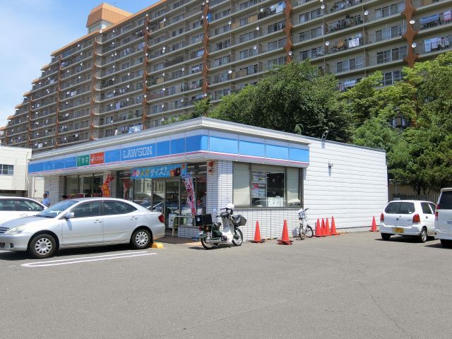 コンビニ　ローソン（コンビニ）まで120m