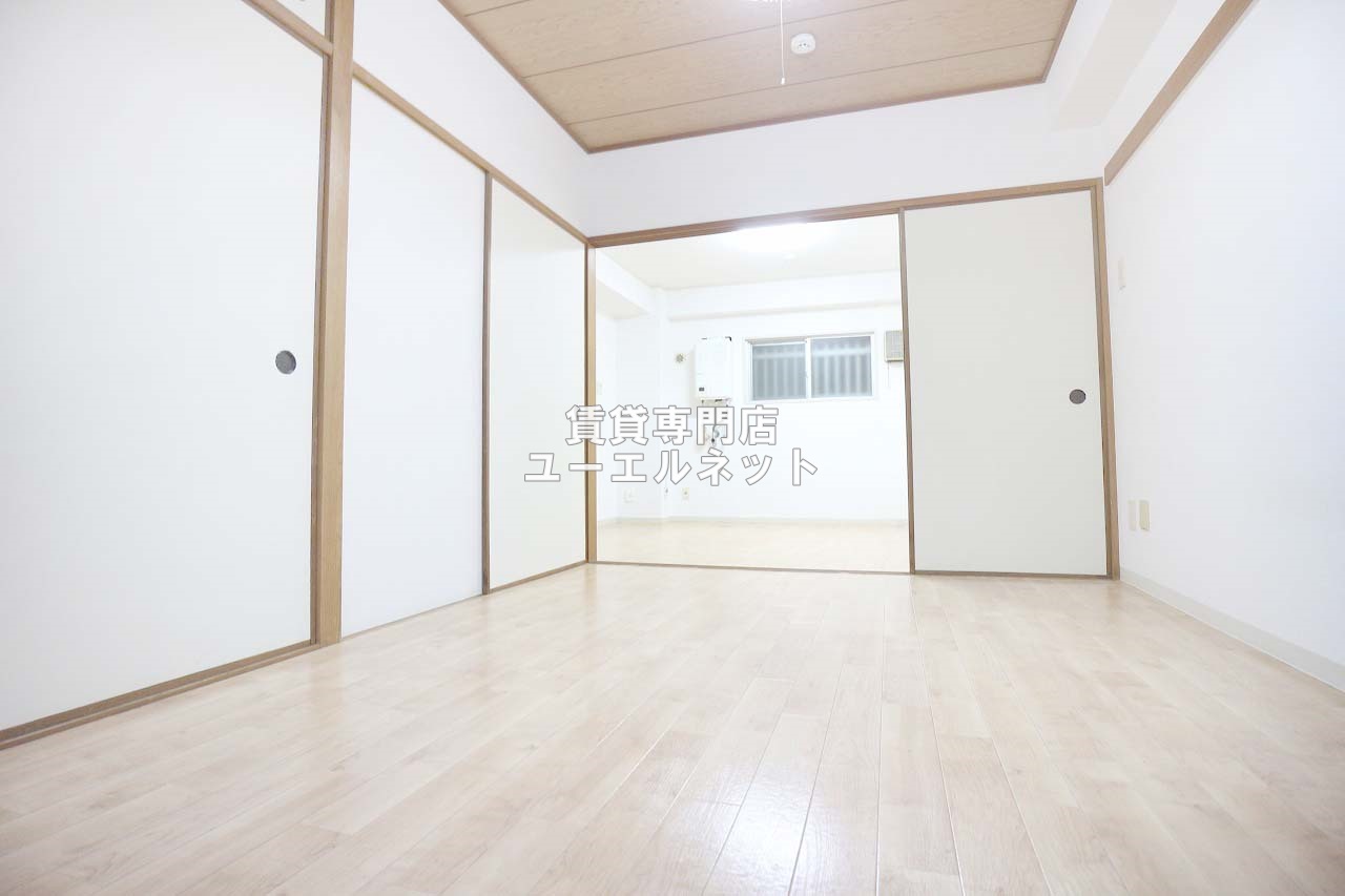 居室・リビング　ゆったりとくつろげる、落ち着きのある居室空間です