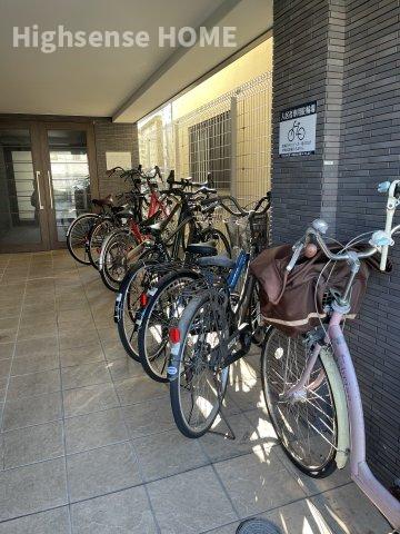 エントランス　建物の内部です