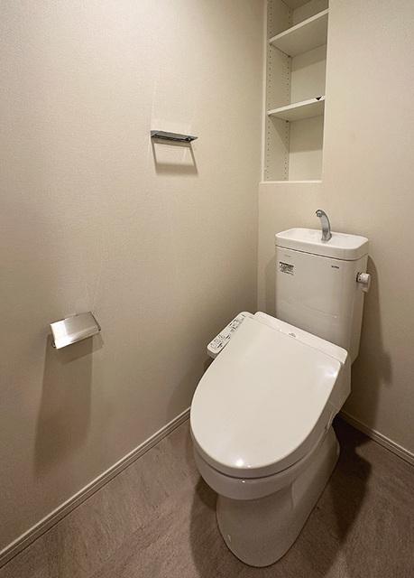 トイレ　※写真は同タイプ住戸です。