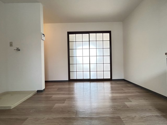 ラフォーレハタIの居間写真