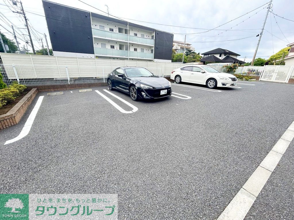 駐車場　駐車場