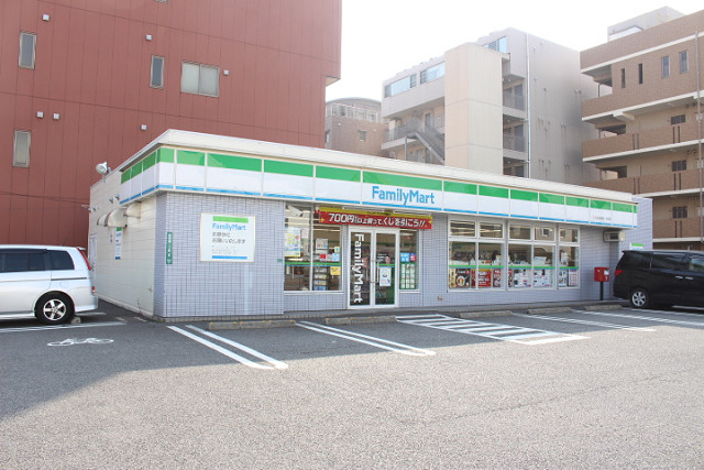 コンビニ　ファミリーマート 大分金池南１丁目店（コンビニ）まで900m