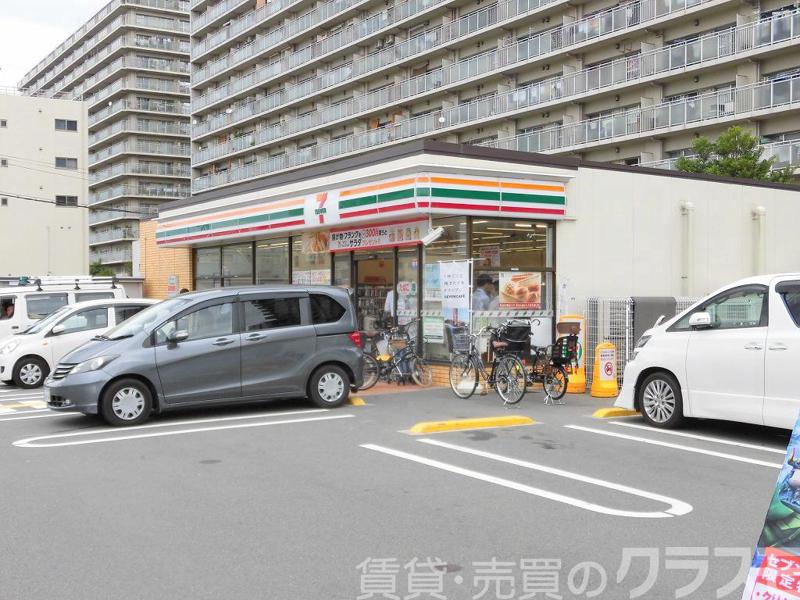 コンビニ　セブンイレブン大阪三国本町３丁目店（コンビニ）まで403m