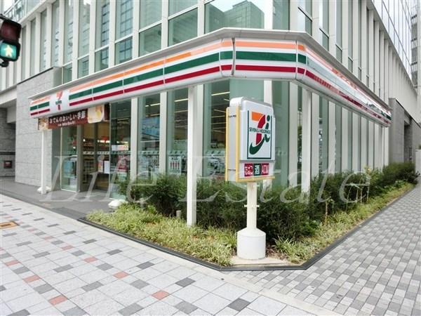 コンビニ　セブンイレブン大阪本町1丁目店（コンビニ）まで158m