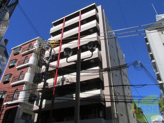 建物外観　シャープな外観。