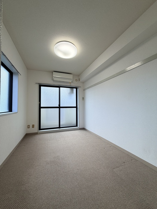 ワールドパレス永福町の居間写真