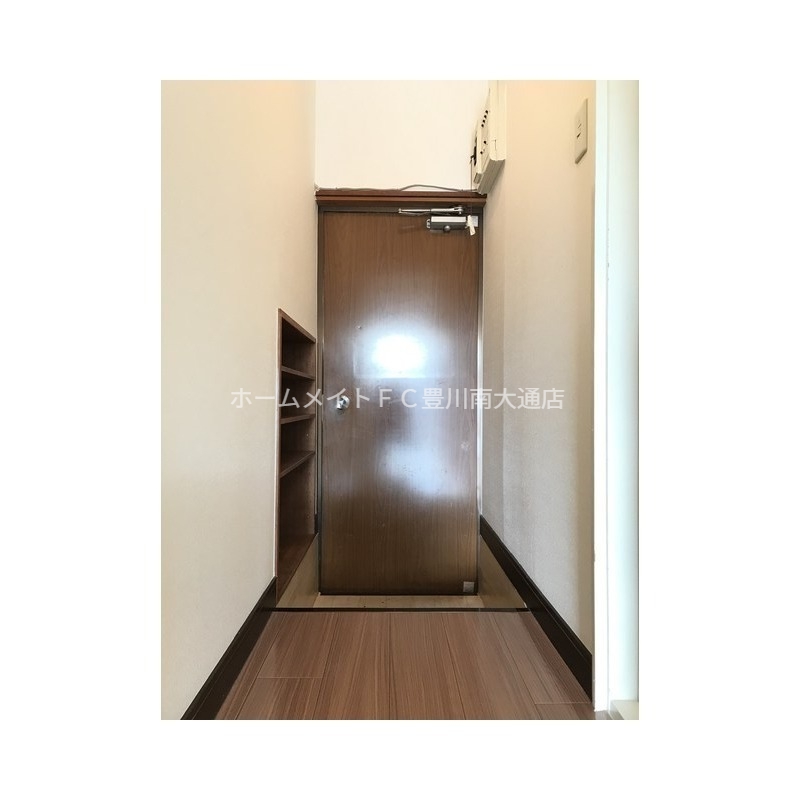 玄関　同型別部屋