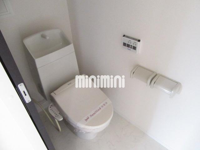 トイレ　温水洗浄便座付きのトイレです