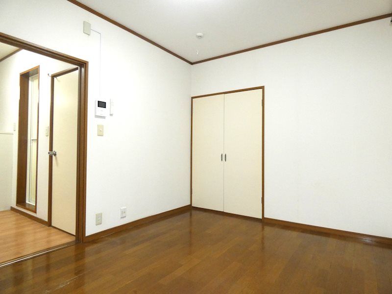 居室・リビング　室内写真は別号室の参考写真です