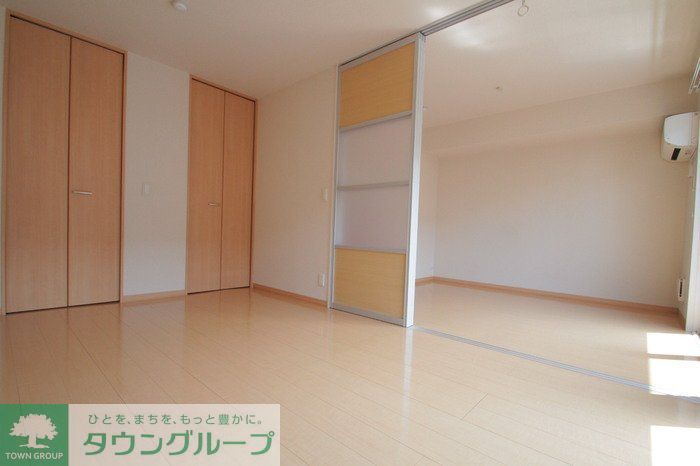 サンフレール Aの居間写真