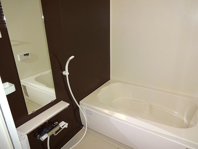 ＪＲ関西本線 王寺駅 バス乗車時間：18分 最寄りバス停で下車 徒歩3分 2階建 築10年の風呂写真