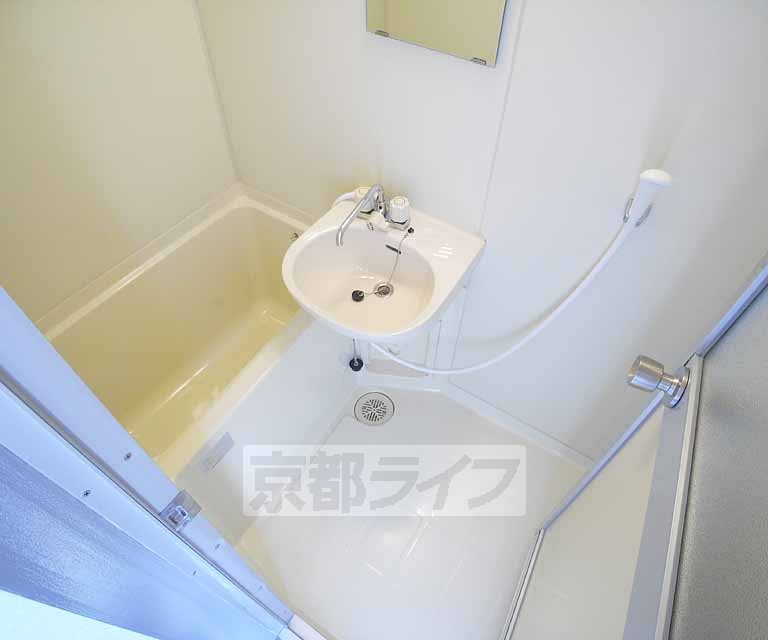 バス・シャワールーム　２点セパレートタイプのお風呂です。
