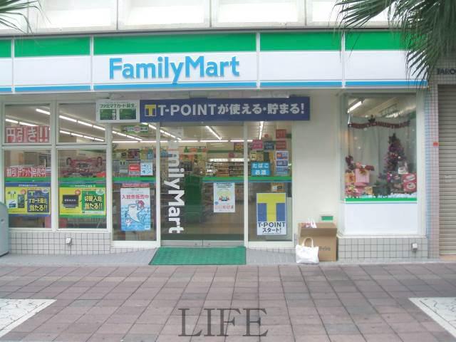 コンビニ　ファミリーマート札幌二十四軒3条店（コンビニ）まで166m