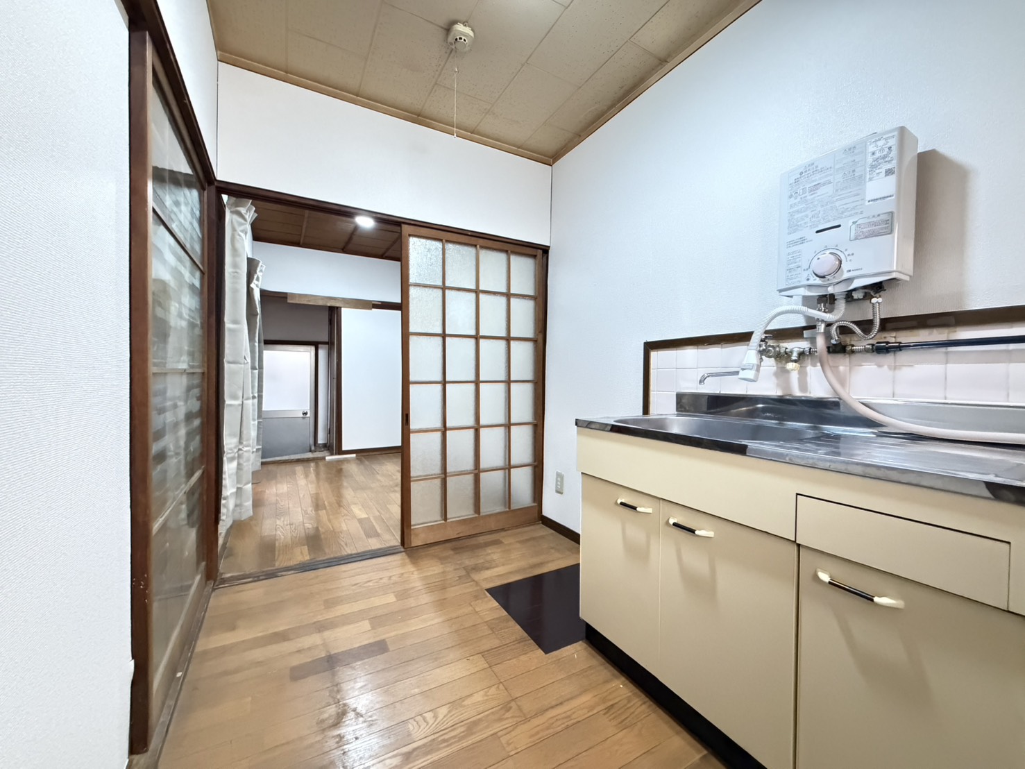 泉が丘5丁目戸建の居間写真