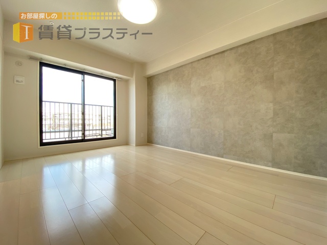 居室・リビング　清潔感溢れるお部屋です。