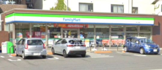 コンビニ　ファミリーマート（コンビニ）まで217m