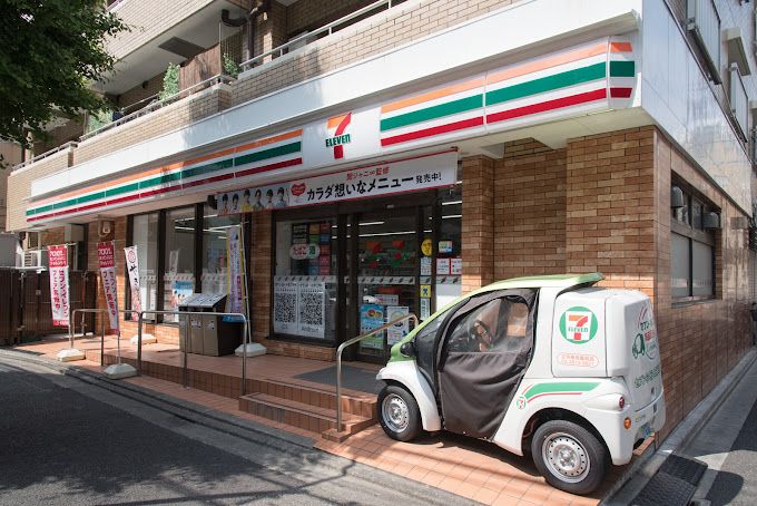 コンビニ　セブンイレブン 文京植物園前店（コンビニ）まで351m