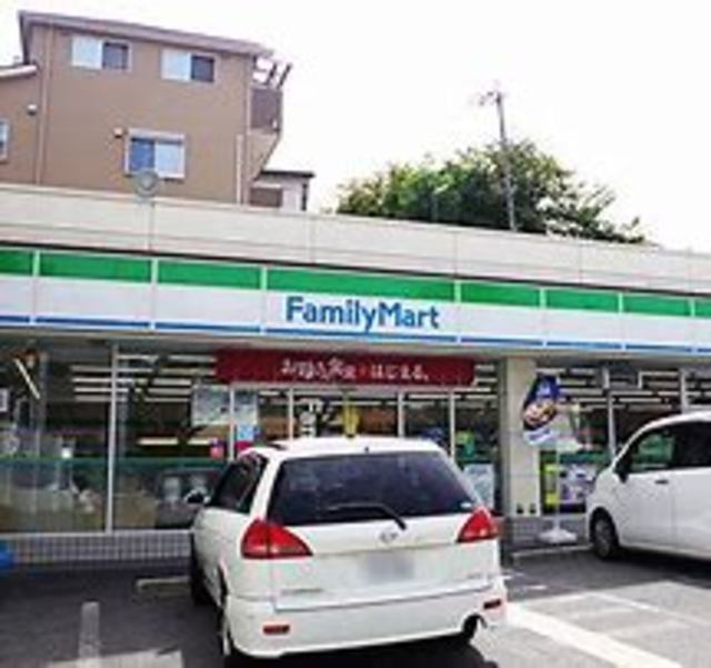 コンビニ　ファミリーマート茨木南春日丘店（コンビニ）まで1000m