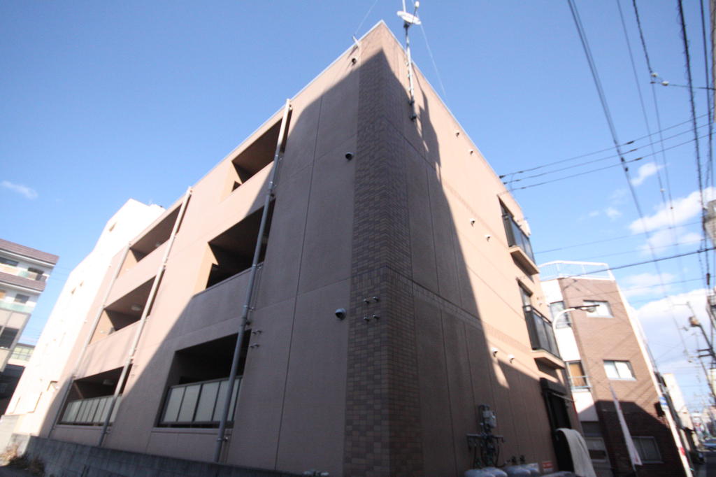 高松市福田町のマンションの建物外観