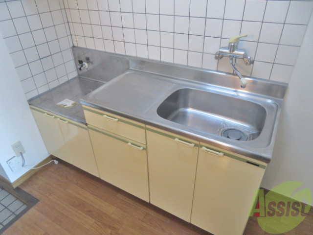 キッチン　キッチンは料理スペースも充実。これくらいあればいいですよね。