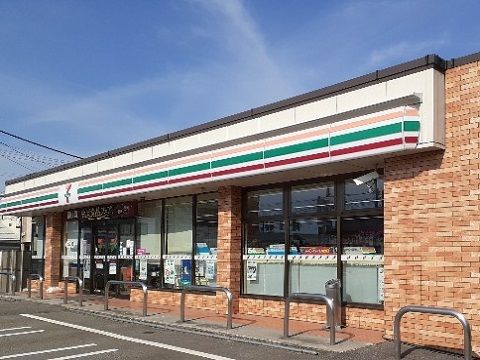 【富山市長附のアパートのコンビニ】