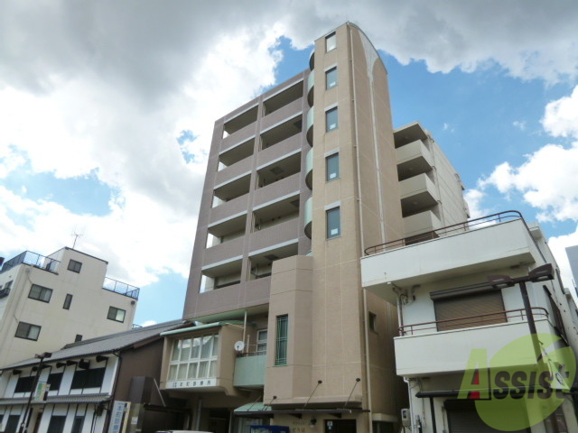 池田市栄本町のマンションの建物外観