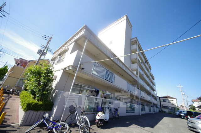 東大阪市横小路町のマンションの建物外観