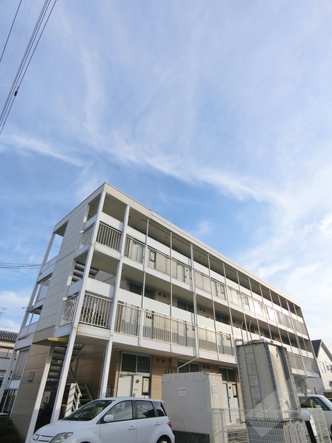 岸和田市加守町のマンションの建物外観