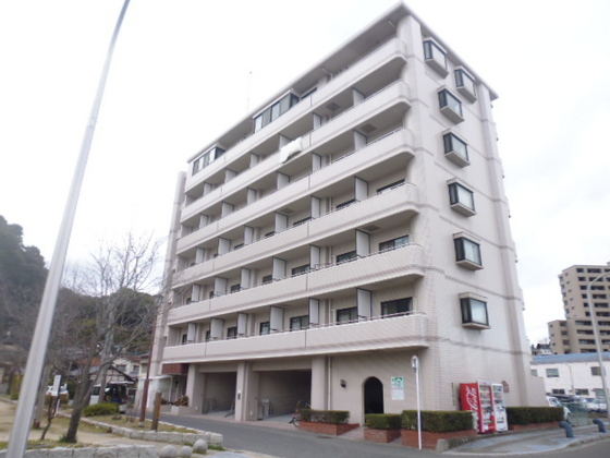 広島市南区元宇品町のマンションの建物外観