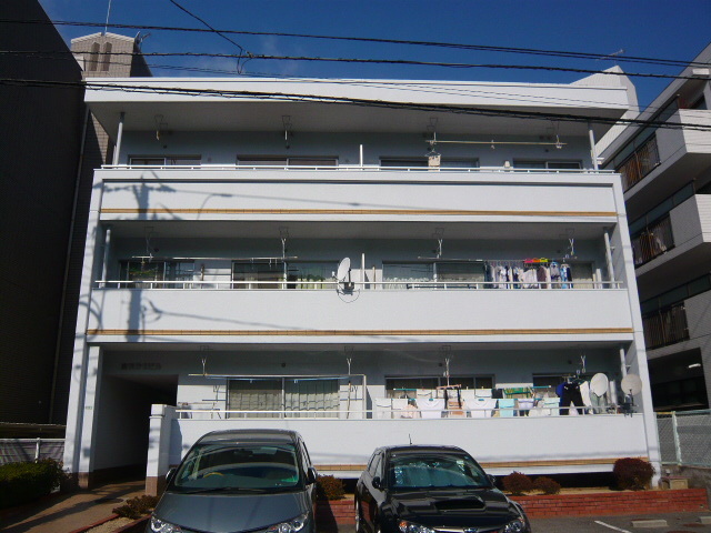 広島市東区牛田中のマンションの建物外観