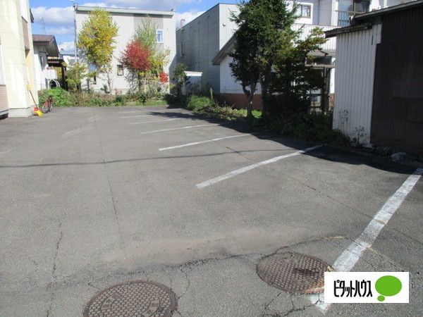 【旭川市春光七条のアパートの駐車場】